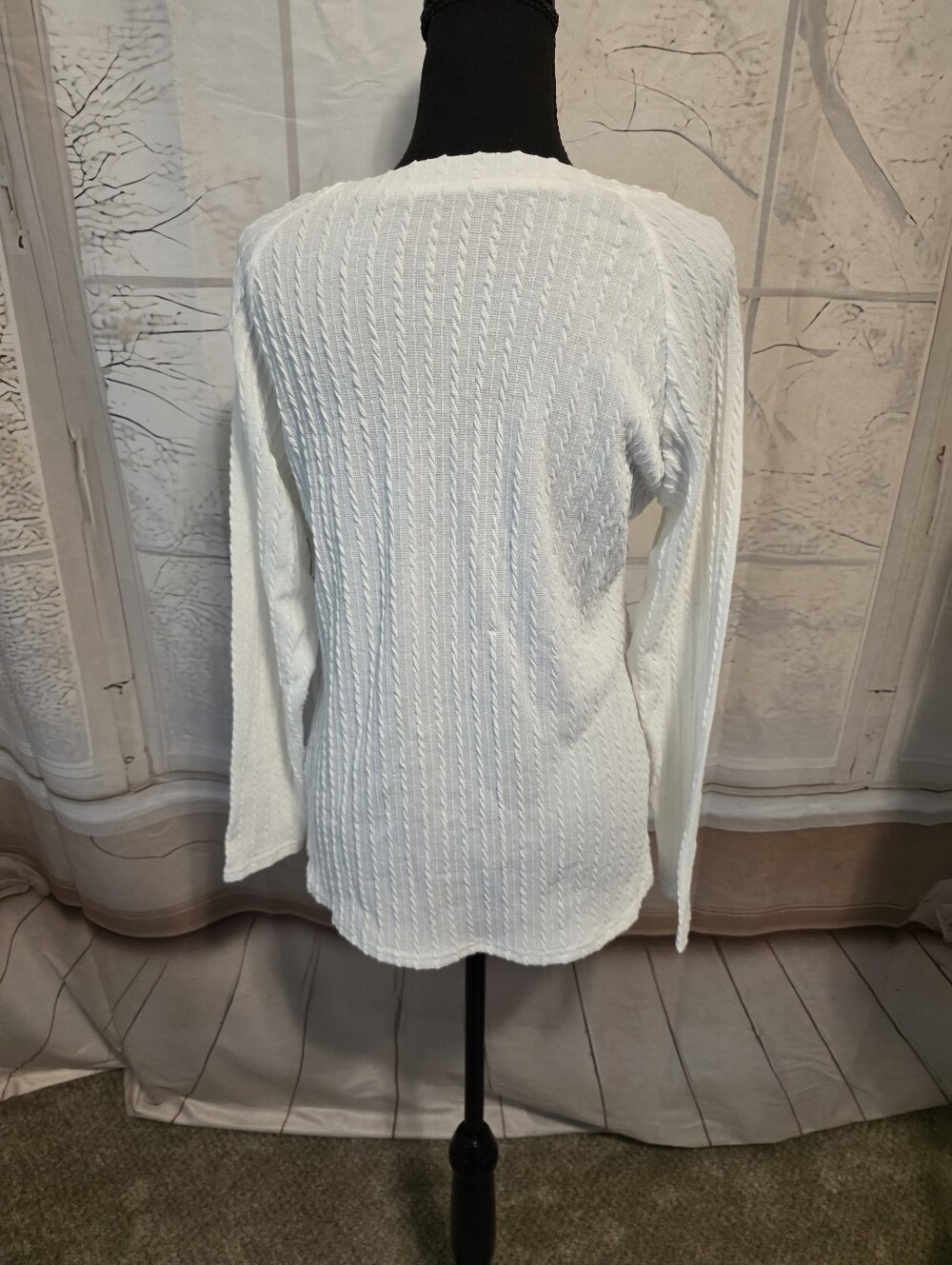 Kohl's White Long-Sleeve Textured Crew Top - Picture 4 of 6